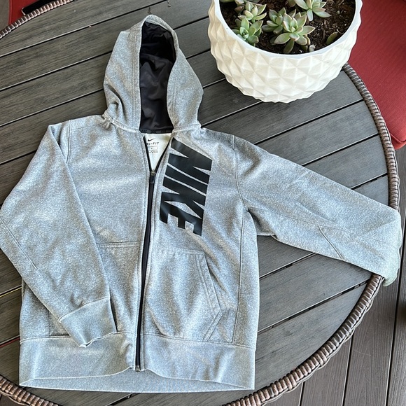 Kids large Nike zip up hoodies - Picture 3 of 3